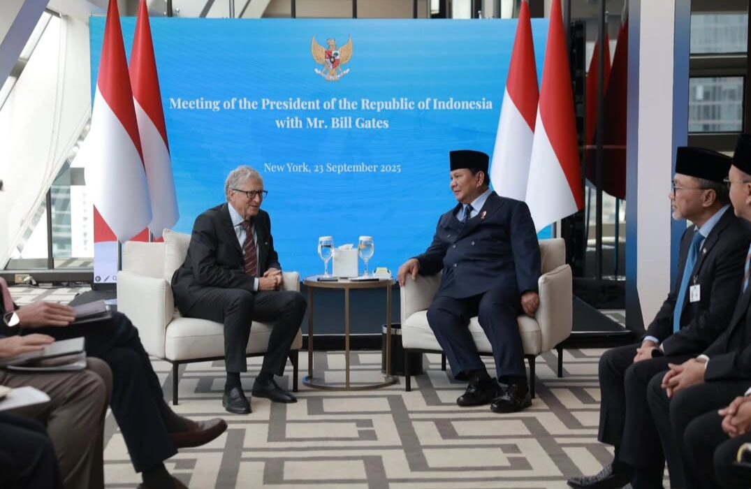 Presiden Prabowo Anugerahkan Bintang Jasa Utama kepada Bill Gates di New York