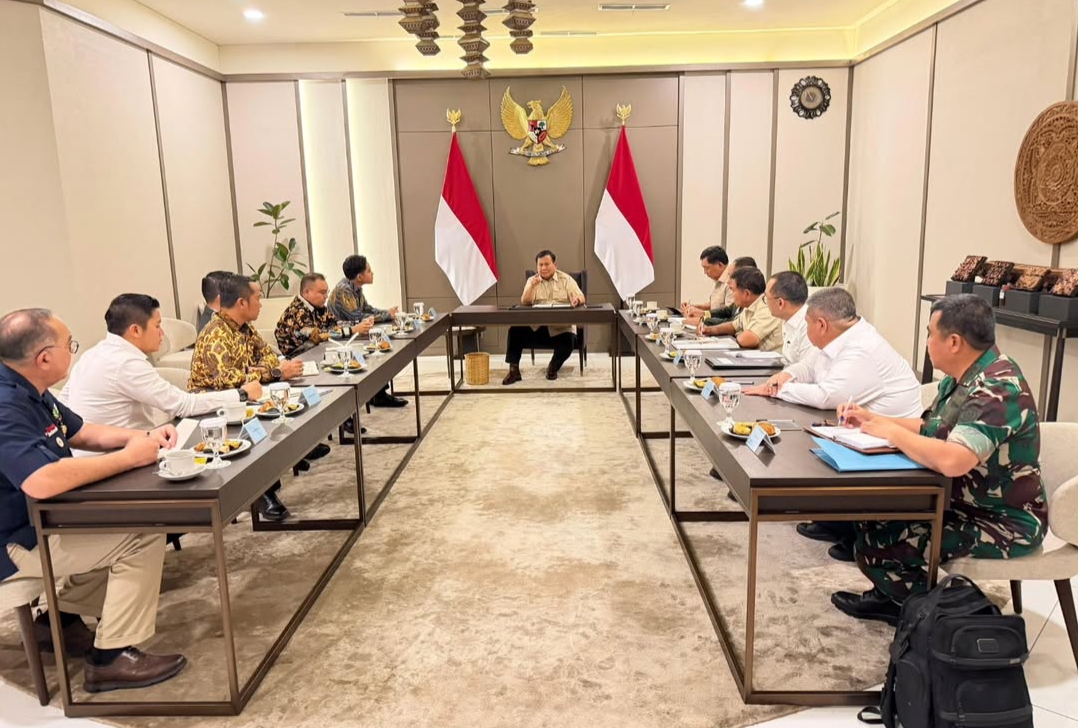 Presiden Prabowo Tunda Keberangkatan ke Australia, Pimpin Rapat Khusus di Halim