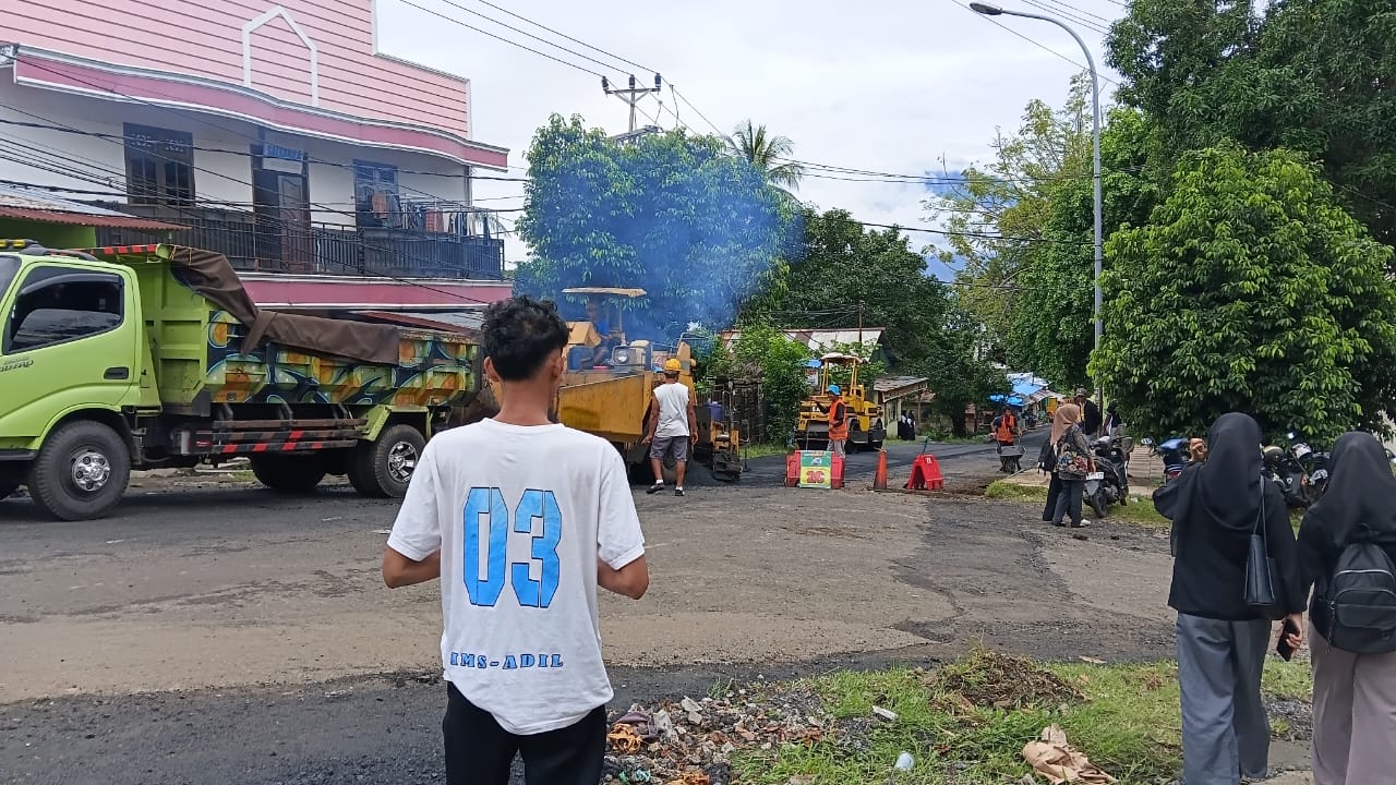 FMN Kritisi Proses Perbaikan Jalan Ditengah Ujian Akhir Semester (UAS)