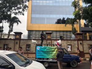 Hantam Malut Gantung Tuntutan, Seru Pencopotan, dan Penutupan PT WKM