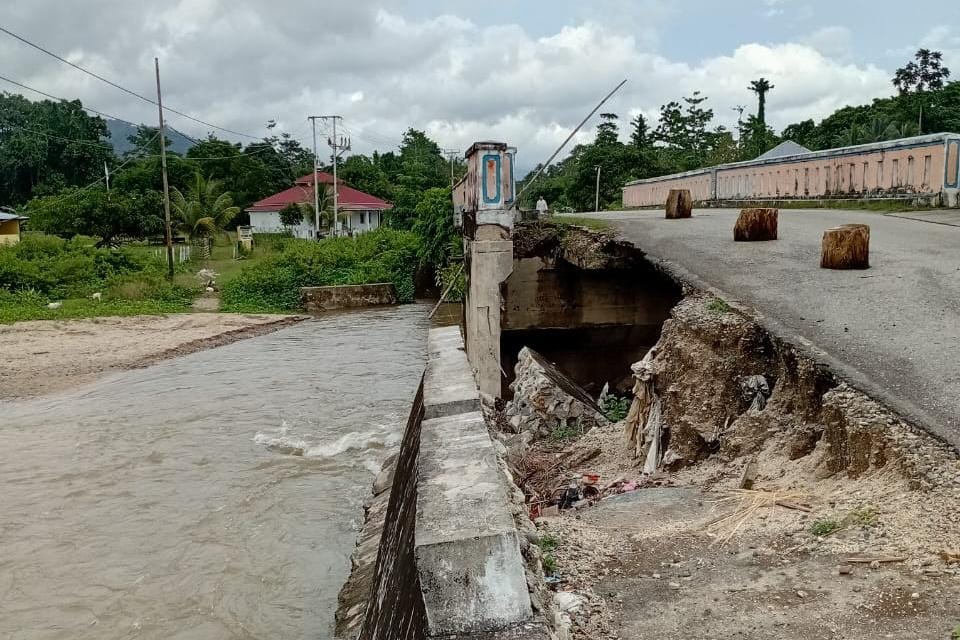 IPMW Ternate Desak Pemda Sula Segera Perbaiki Jembatan Kali Waisenga yang Retak