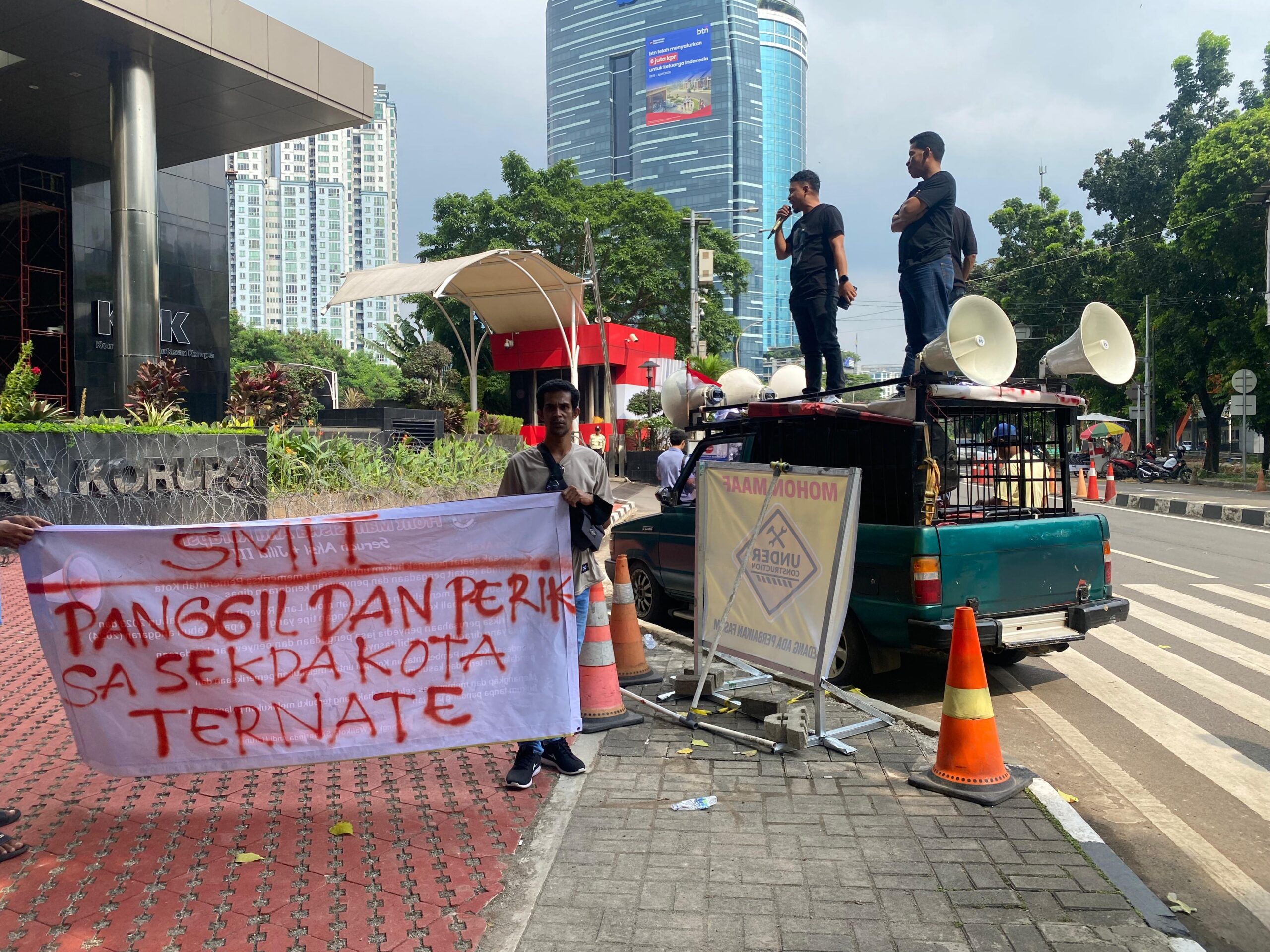 Solidaritas Muda Indonesia Timur Desak KPK dan Kejagung Tangkap Sekda Ternate Rizal Marsaoly