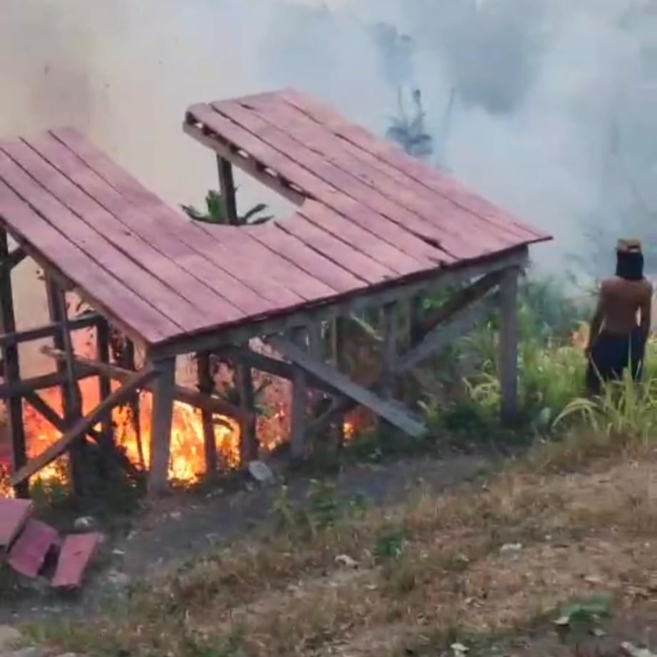 Kebakaran Hutan Moya Merembet ke Taman Love, Lima Pelajar Dievakuasi Tim Gabungan
